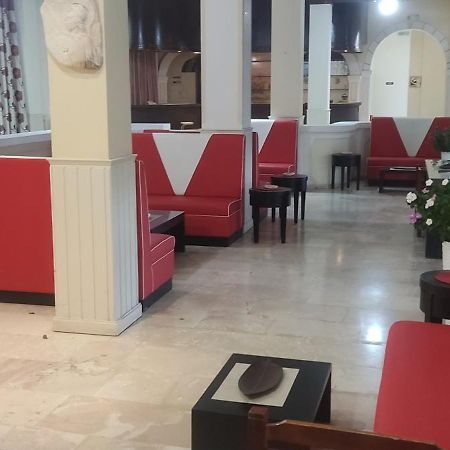 Pantheon Hall Hotel Mesongí Dış mekan fotoğraf