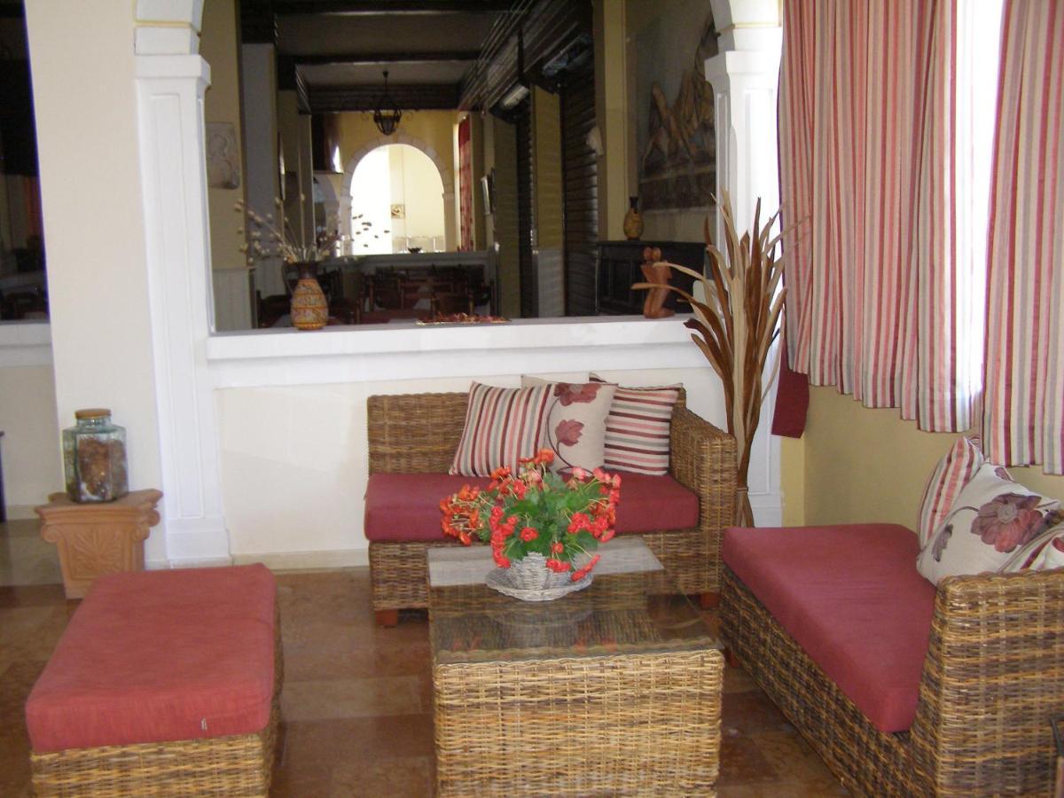Pantheon Hall Hotel Mesongí Dış mekan fotoğraf
