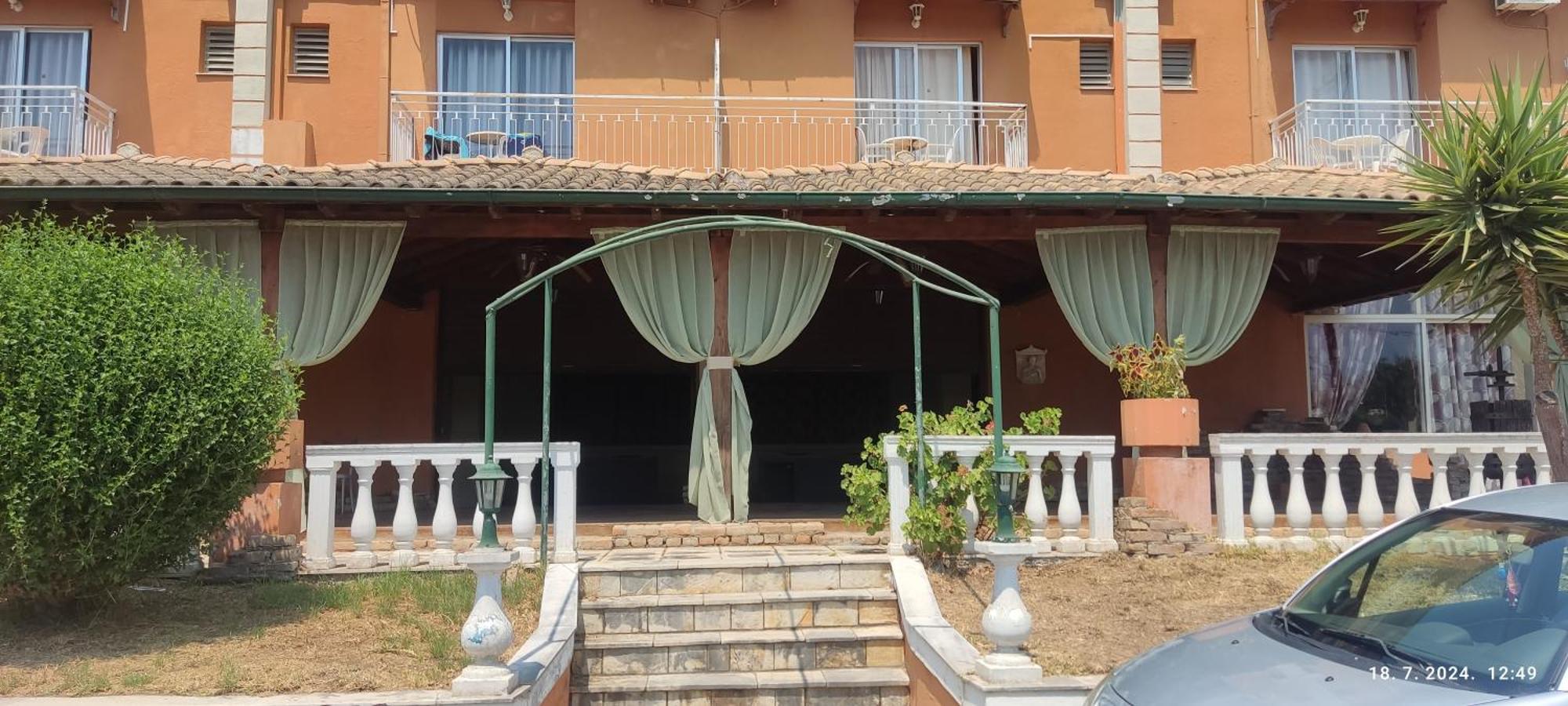 Pantheon Hall Hotel Mesongí Dış mekan fotoğraf