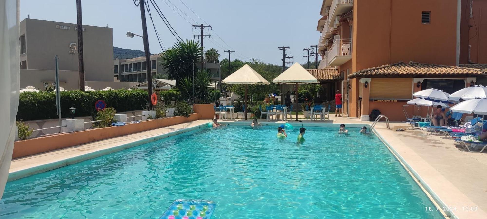 Pantheon Hall Hotel Mesongí Dış mekan fotoğraf