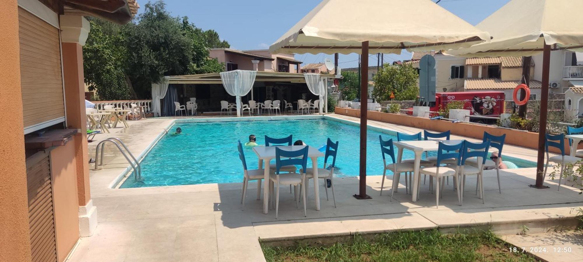 Pantheon Hall Hotel Mesongí Dış mekan fotoğraf