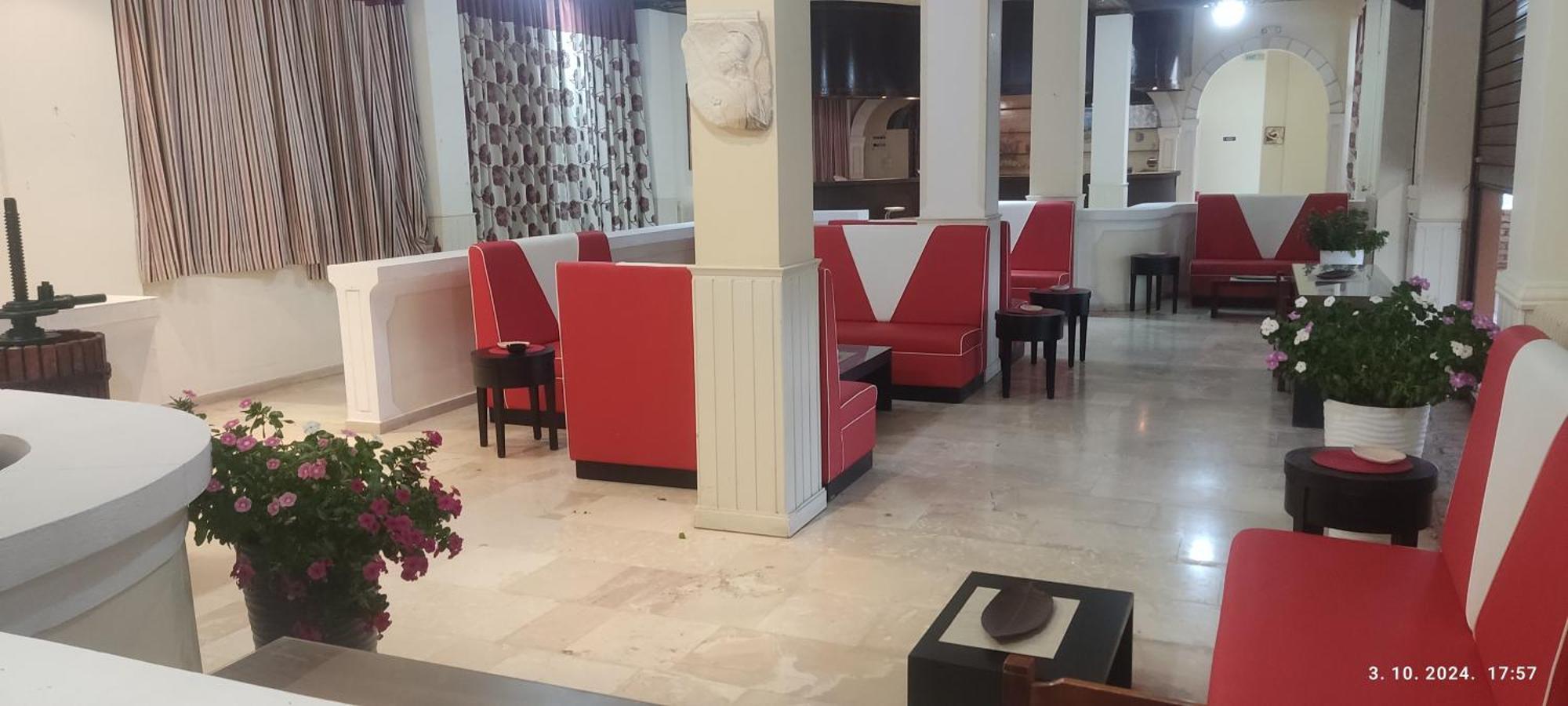 Pantheon Hall Hotel Mesongí Dış mekan fotoğraf